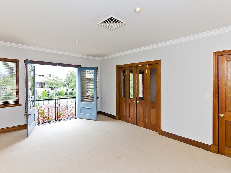 21 Duncraig Road, Applecross WA 6153