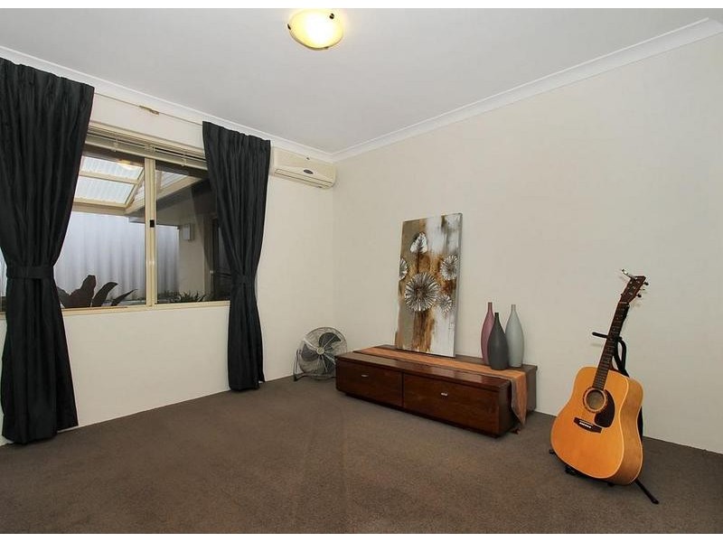 25B Raymond St, Mount Pleasant WA 6153