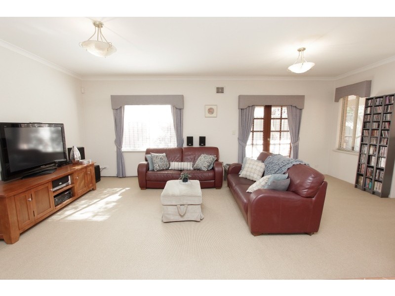 171 Lockhart Street, Como WA 6152