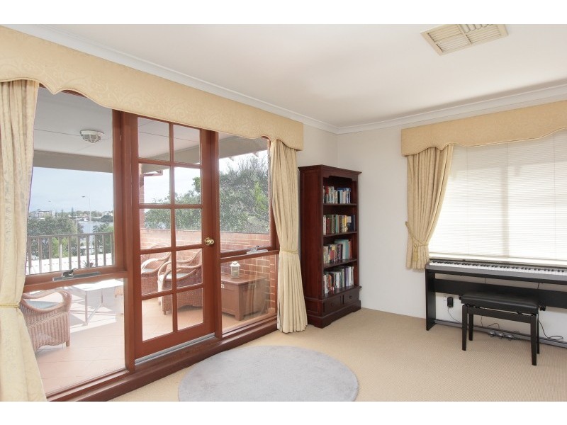 171 Lockhart Street, Como WA 6152