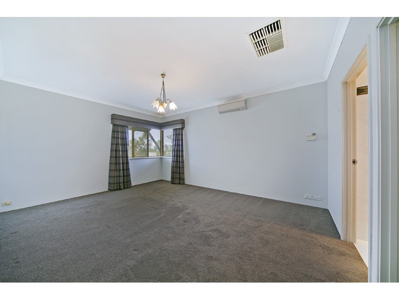 7 CREST AVENUE, Mount Pleasant WA 6153