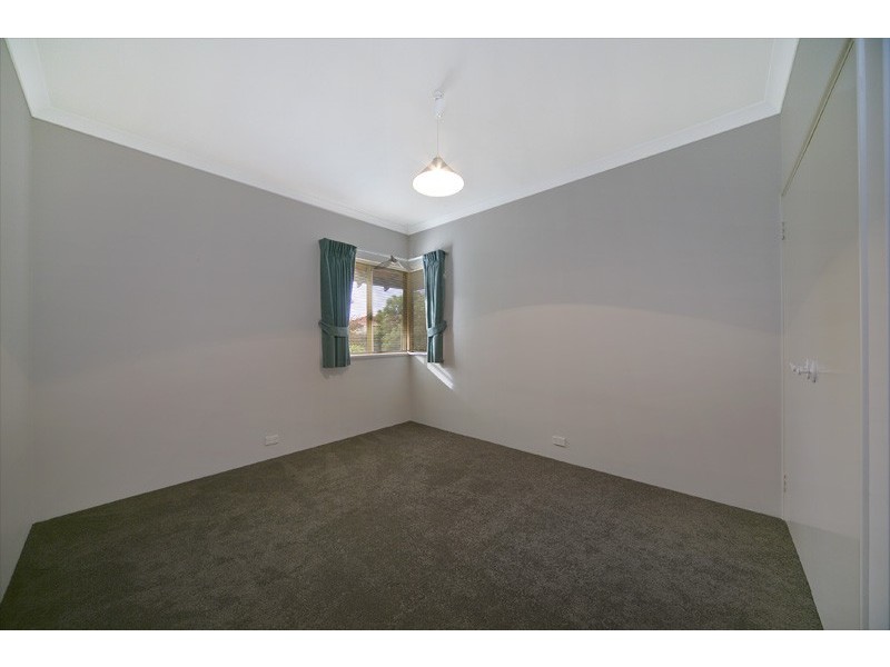 7 CREST AVENUE, Mount Pleasant WA 6153