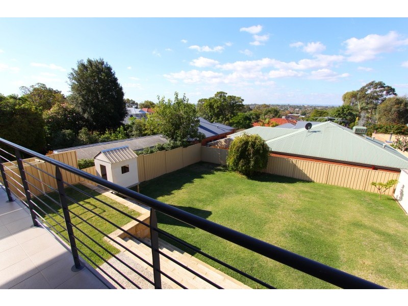 34 Williams Road, Melville WA 6156