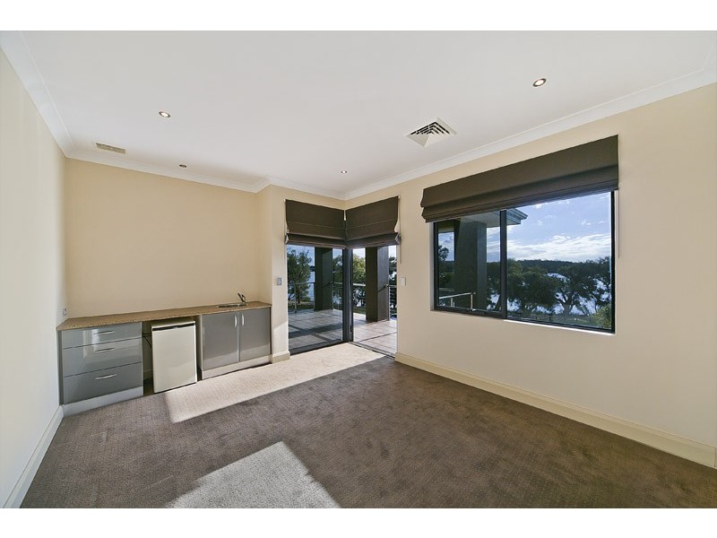 115 Riverton Dve West, Rossmoyne WA 6148