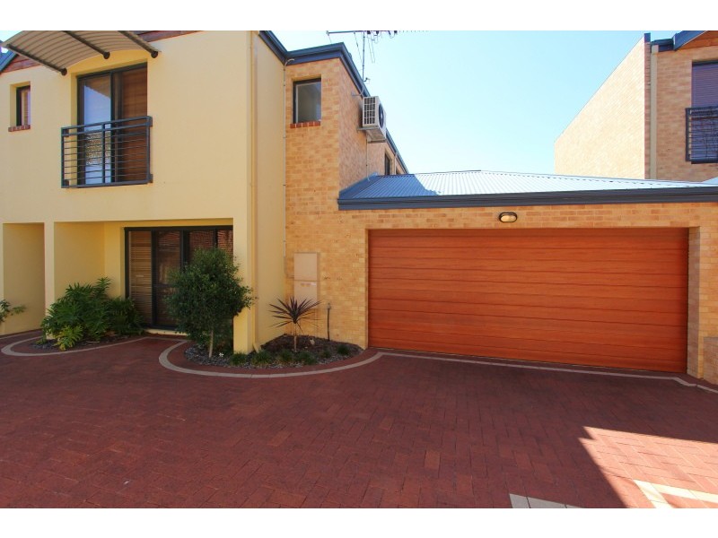 42B Foss Street, Bicton WA 6157