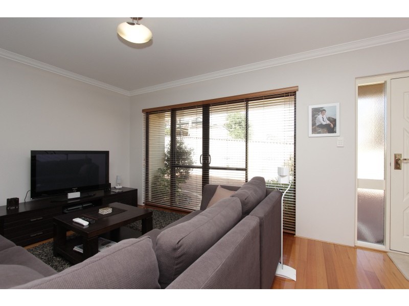 42B Foss Street, Bicton WA 6157