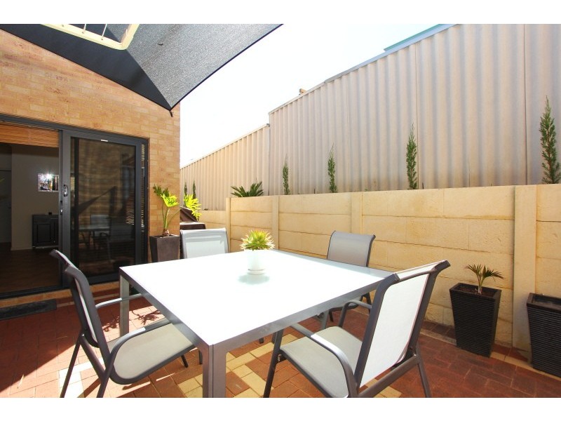 42B Foss Street, Bicton WA 6157