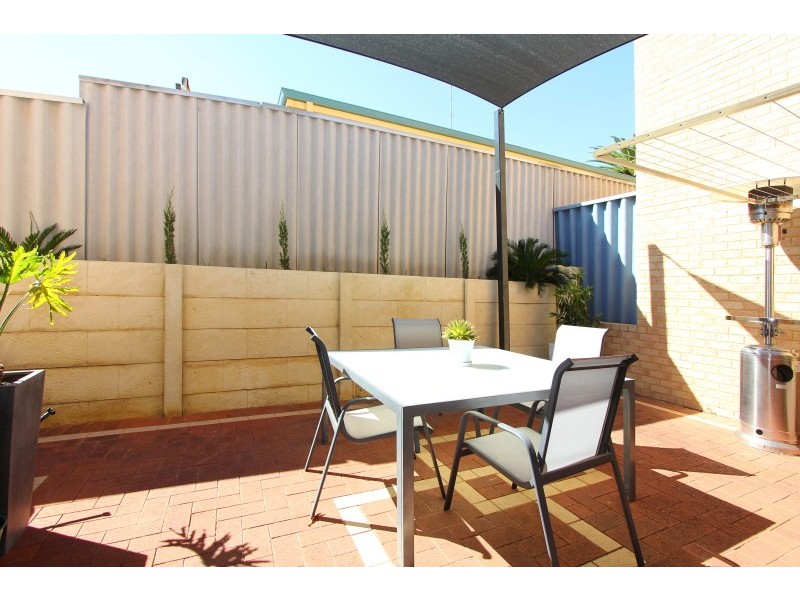 42B Foss Street, Bicton WA 6157