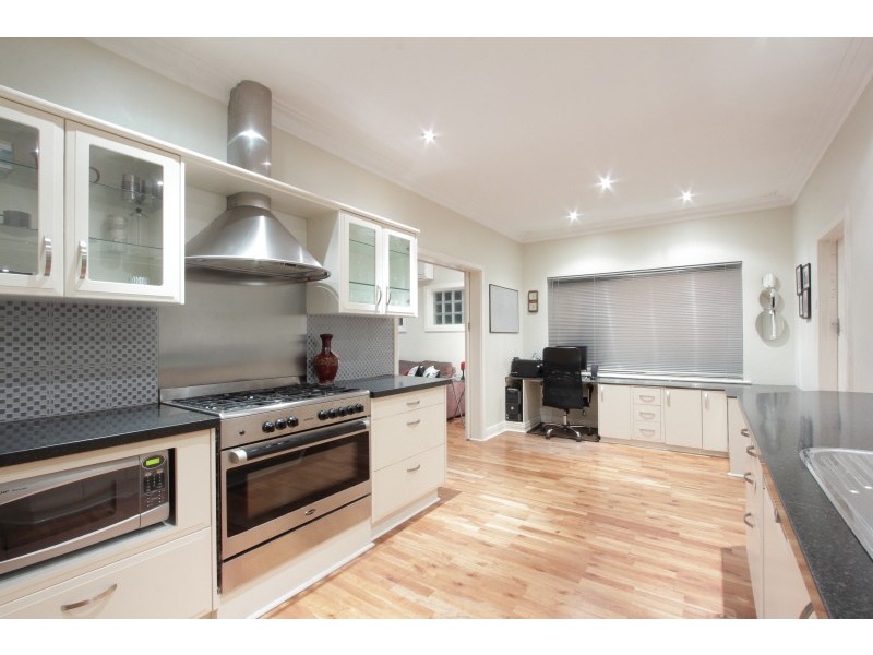 4 Prosser Way, Myaree WA 6154