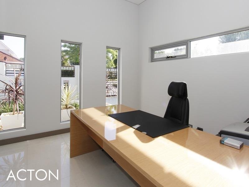 15 Rookwood Street, Mount Pleasant WA 6153