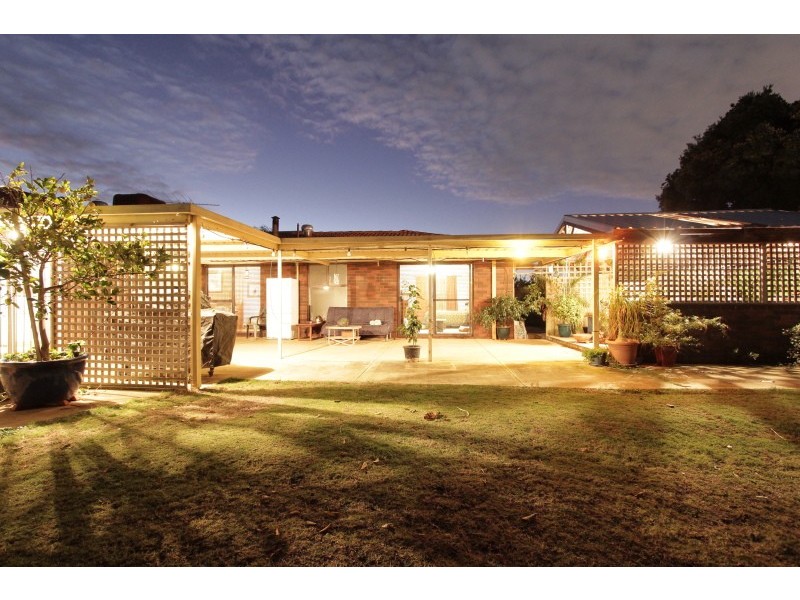 19 Jamaican Road, Safety Bay WA 6169