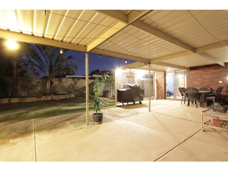 19 Jamaican Road, Safety Bay WA 6169