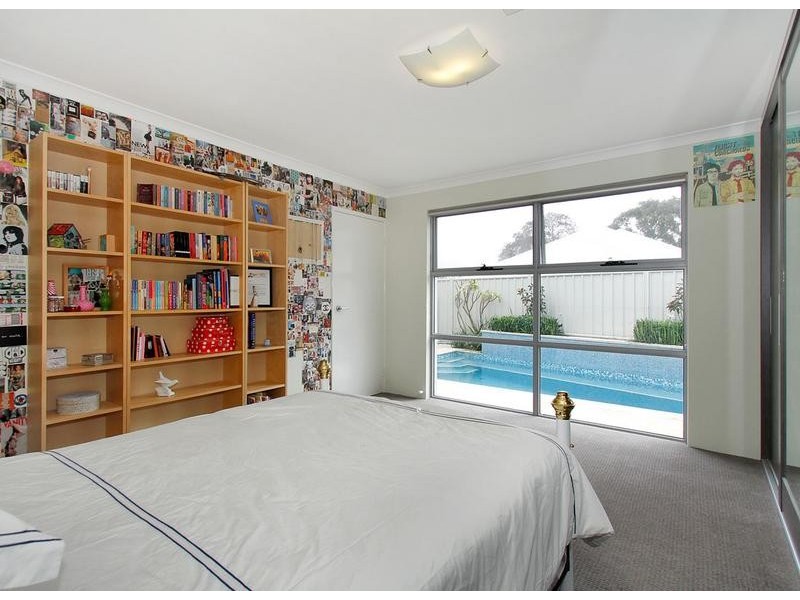 20A Williams Road, Melville WA 6156