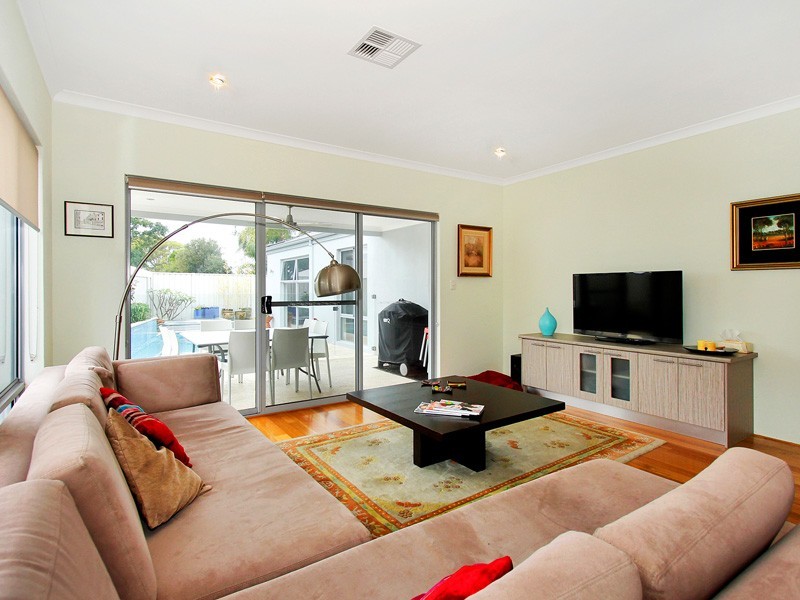 20A Williams Road, Melville WA 6156