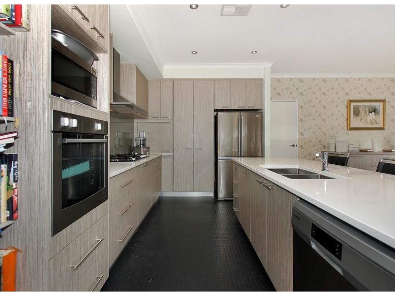 20A Williams Road, Melville WA 6156