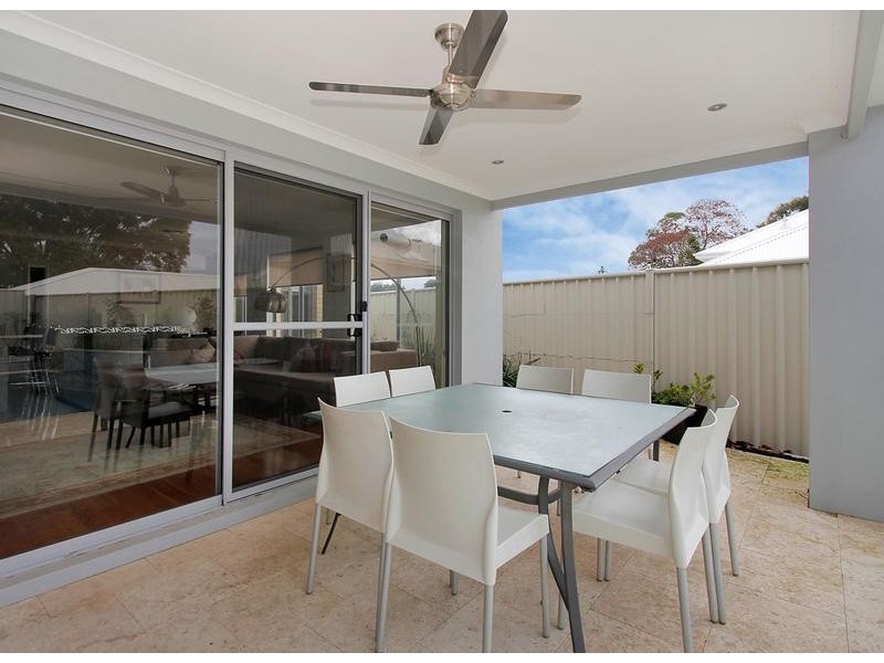 20A Williams Road, Melville WA 6156