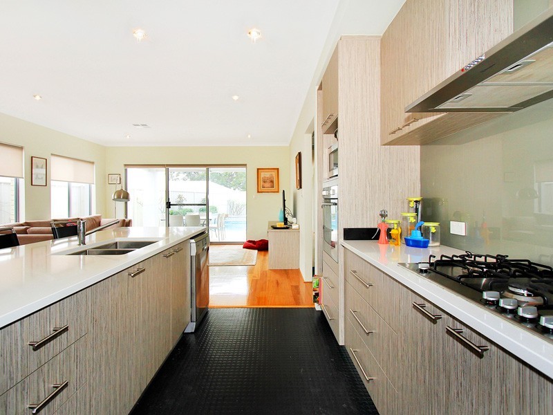 20A Williams Road, Melville WA 6156