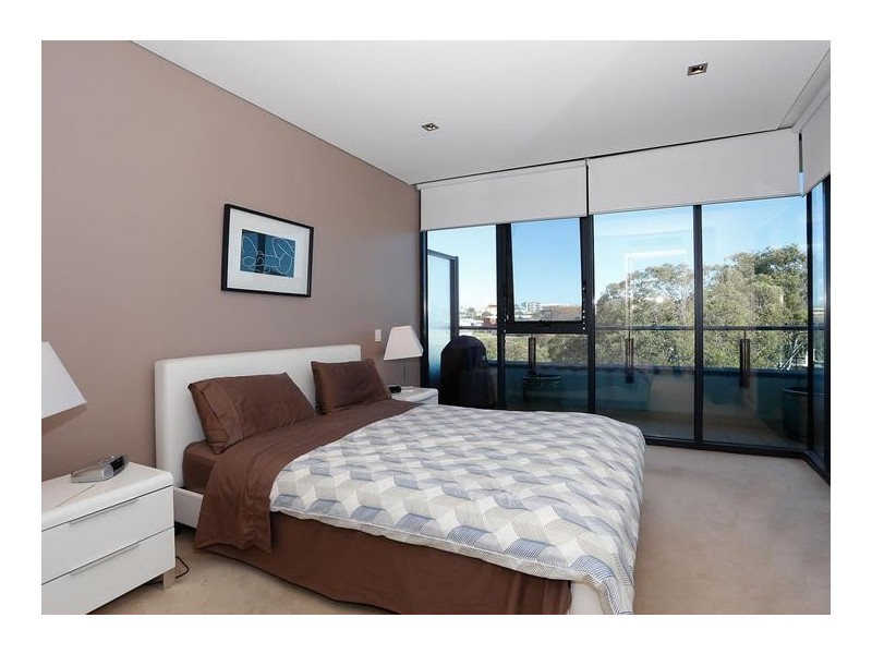W402 70 Canning Beach Rd, Applecross WA 6153