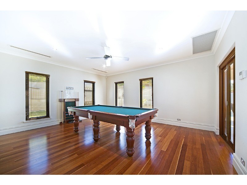 6 Woods Close, Winthrop WA 6150