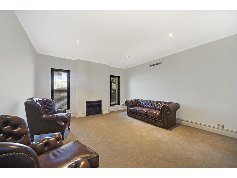 6 Woods Close, Winthrop WA 6150