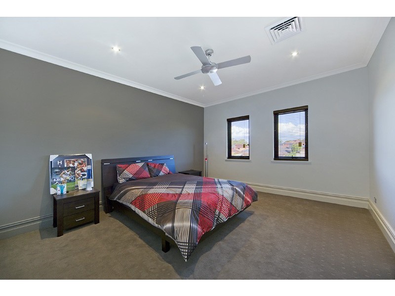 6 Woods Close, Winthrop WA 6150