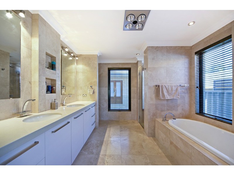 6 Woods Close, Winthrop WA 6150