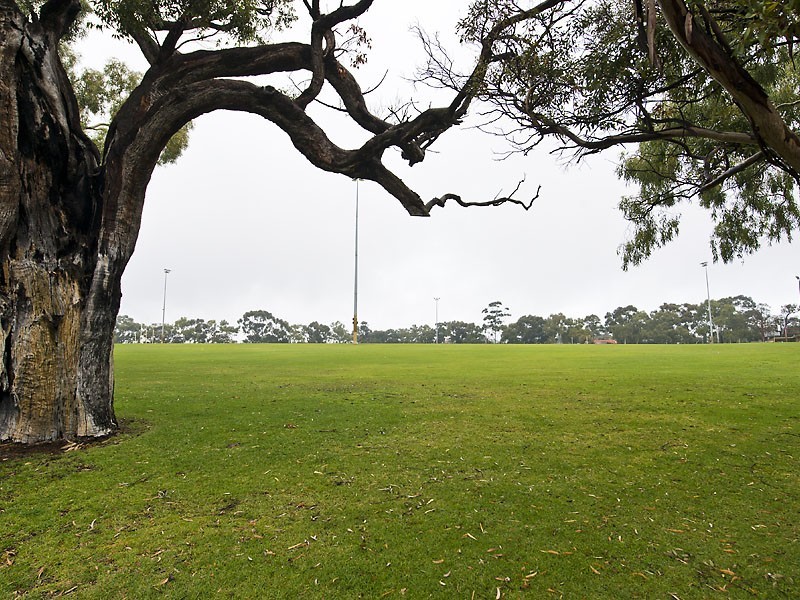 40A Karoonda Road, Booragoon WA 6154