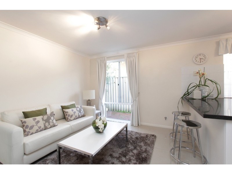 4/48 Thelma Street, Como WA 6152