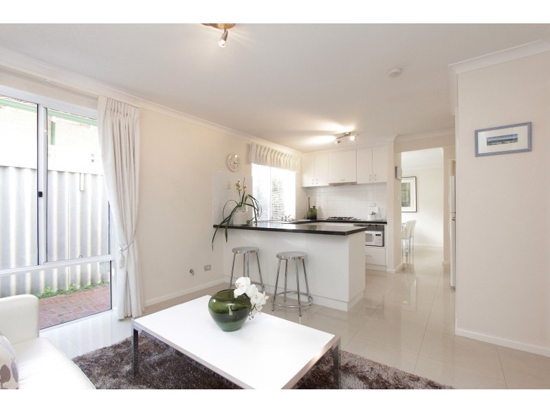 4/48 Thelma Street, Como WA 6152