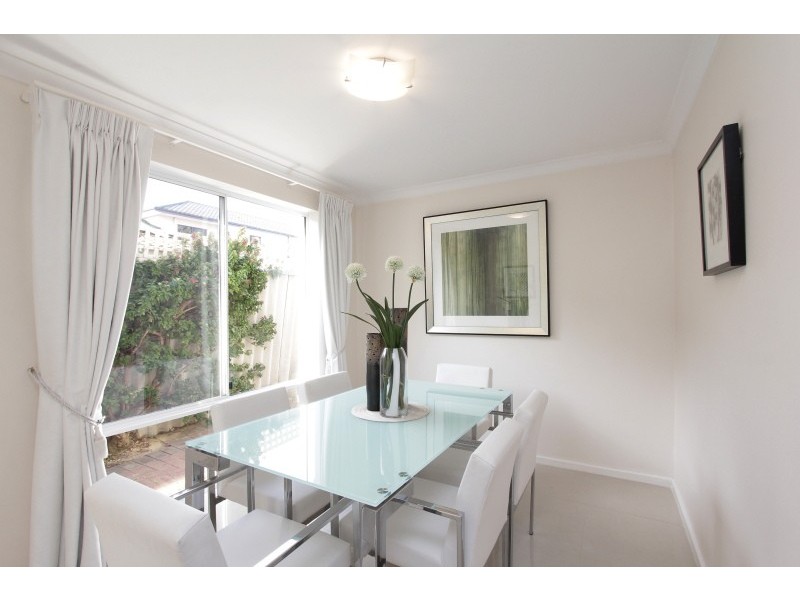 4/48 Thelma Street, Como WA 6152