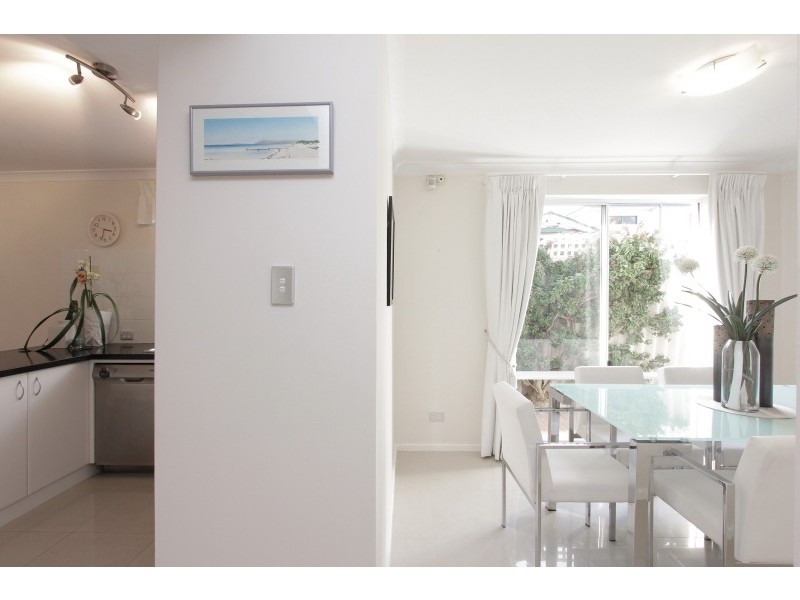 4/48 Thelma Street, Como WA 6152