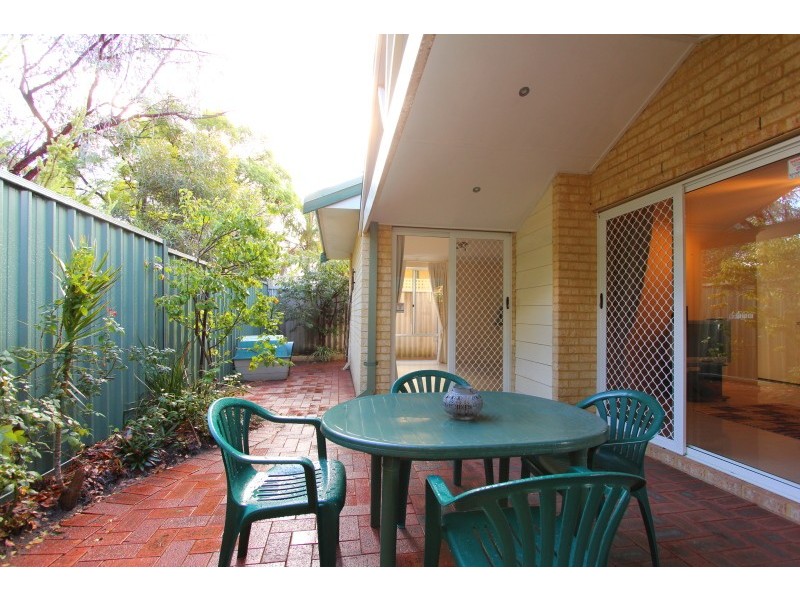 4/48 Thelma Street, Como WA 6152