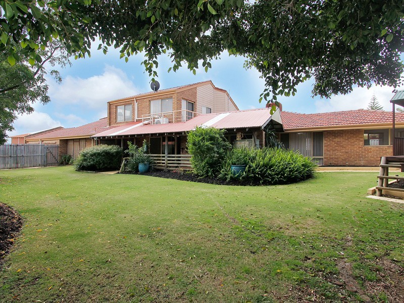 17 The Heights, Canning Vale WA 6155