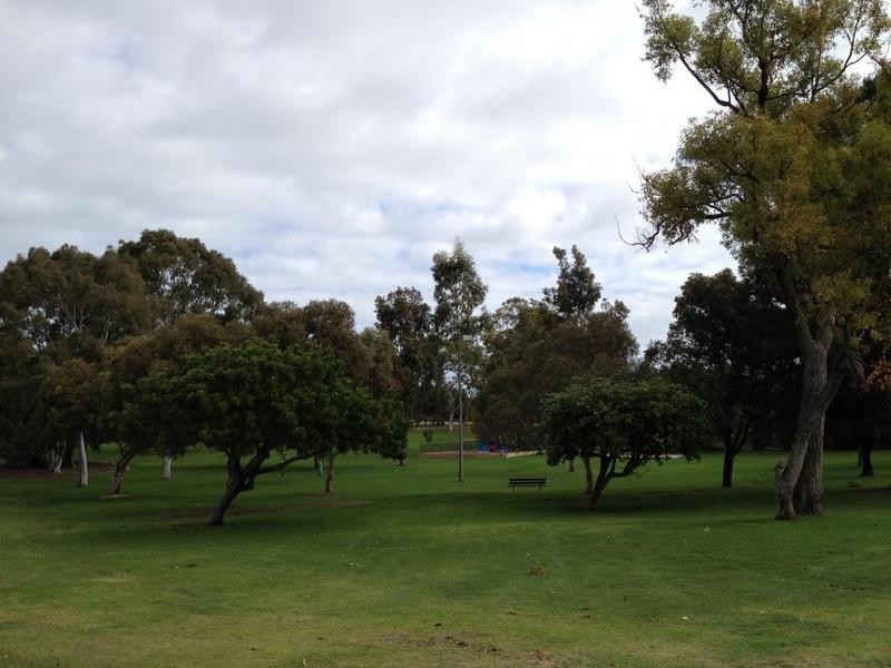 18a Knox Crescent, Melville WA 6156