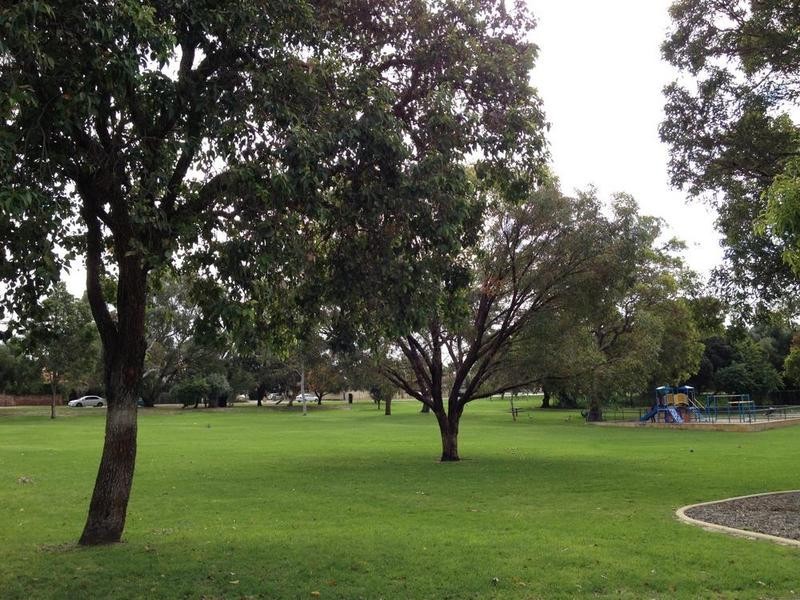 18a Knox Crescent, Melville WA 6156