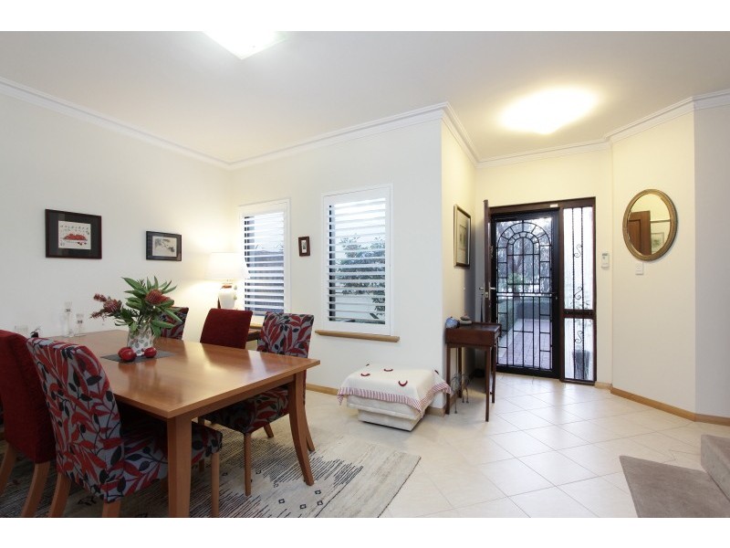 5 Castle Hill Close, Bicton WA 6157