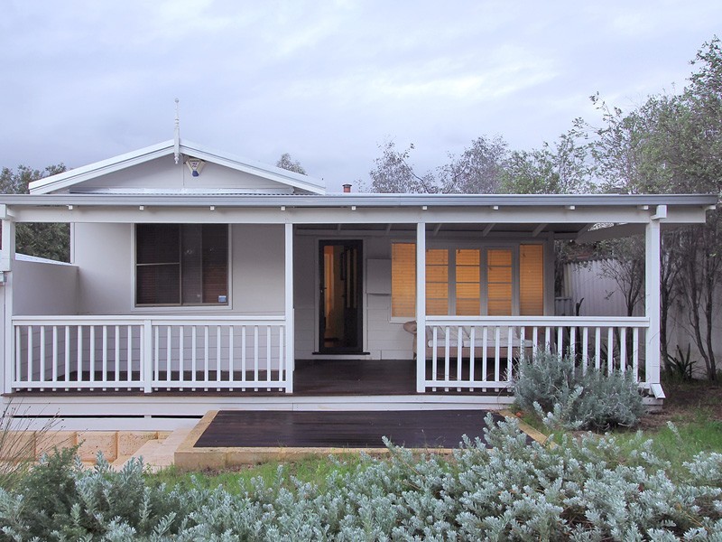 11 Harfoot St, Willagee WA 6156