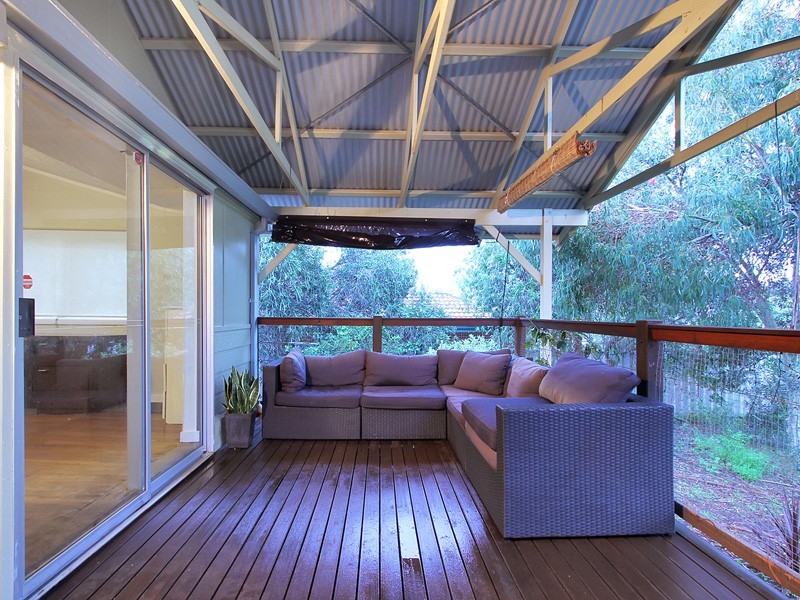 11 Harfoot St, Willagee WA 6156