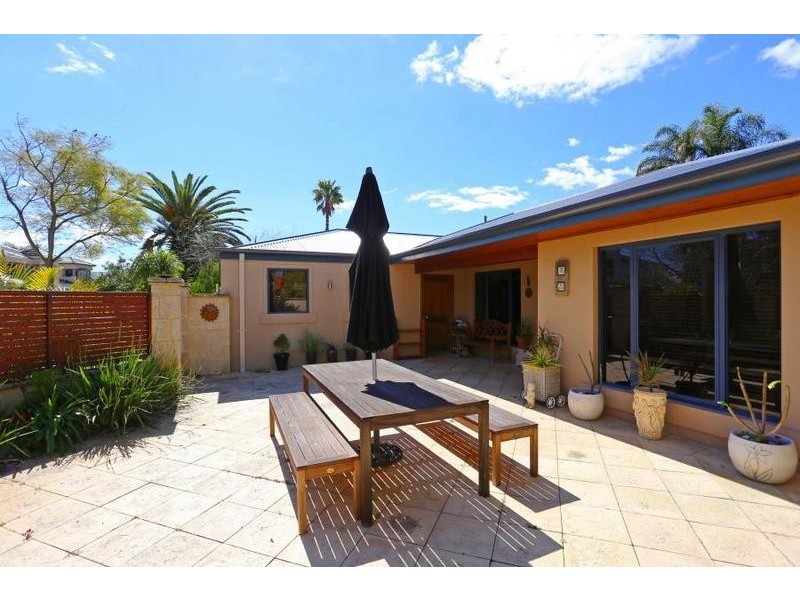 49 Warragoon Crescent, Attadale WA 6156