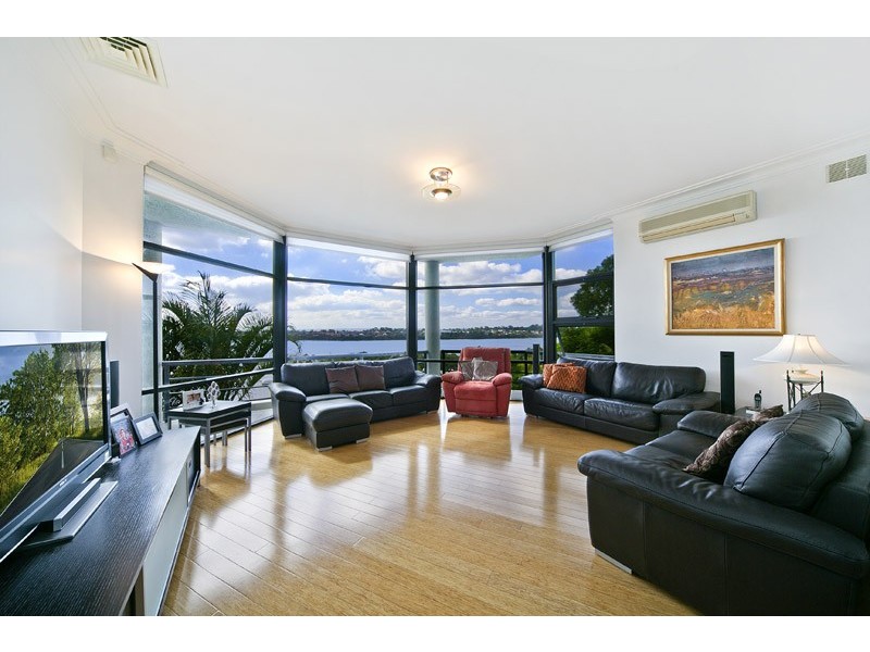 6 Stoke St, Mount Pleasant WA 6153