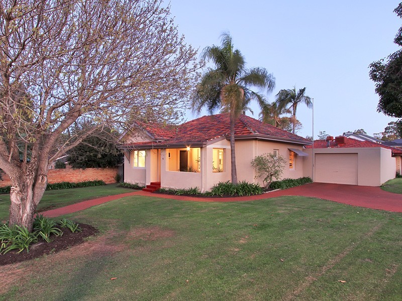 9 Queens Road, Mount Pleasant WA 6153