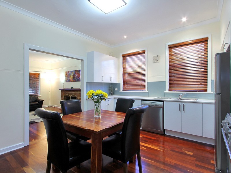 9 Queens Road, Mount Pleasant WA 6153