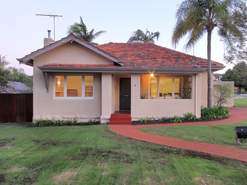 9 Queens Road, Mount Pleasant WA 6153
