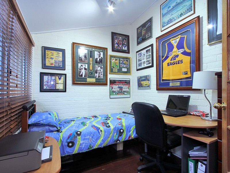 9 Queens Road, Mount Pleasant WA 6153