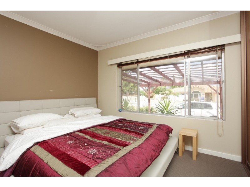 52 Davenport Rd, Booragoon WA 6154