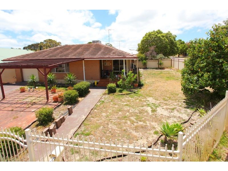 52 Davenport Rd, Booragoon WA 6154