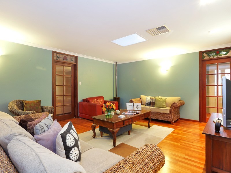 8 Grenfell Way, Leeming WA 6149