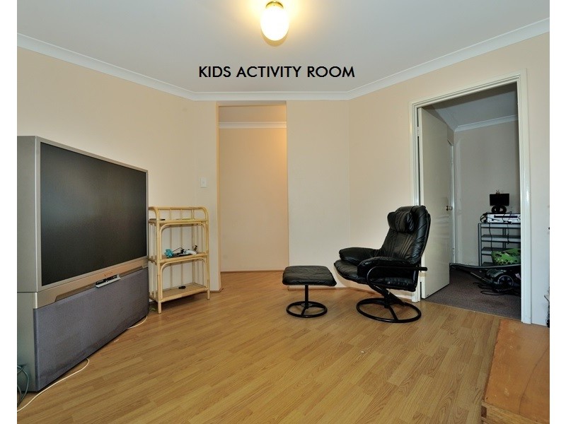 10 Vermilion Glade, Warnbro WA 6169