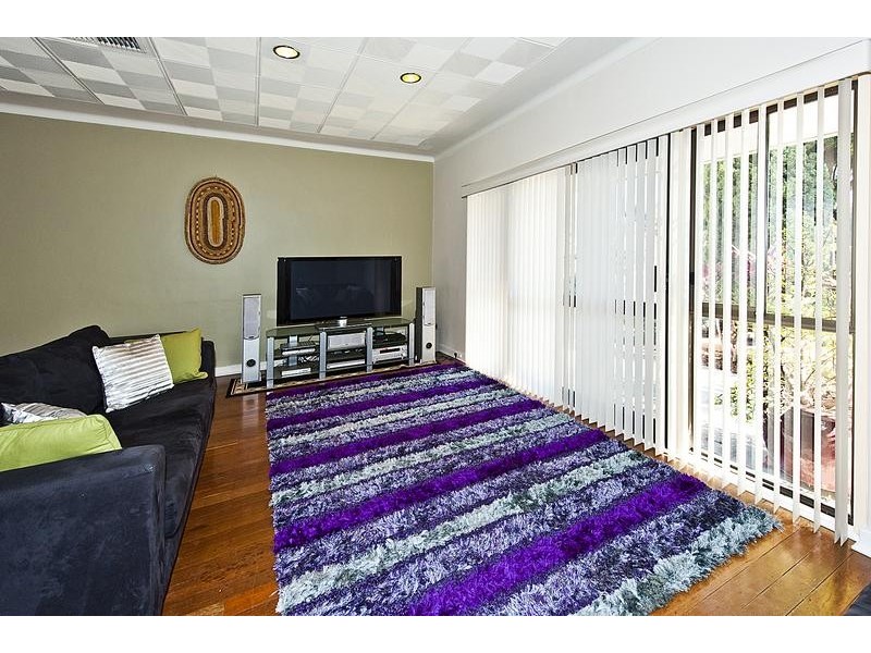 27 Windfield Road, Melville WA 6156