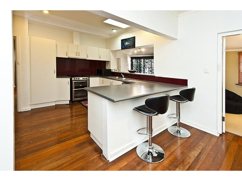 27 Windfield Road, Melville WA 6156